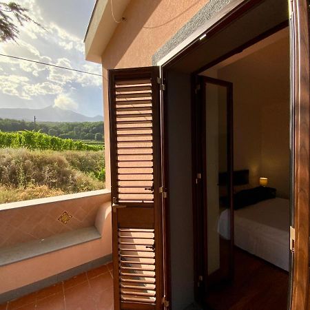 Tenuta Kiwi Dell'Etna Milo Eksteriør billede