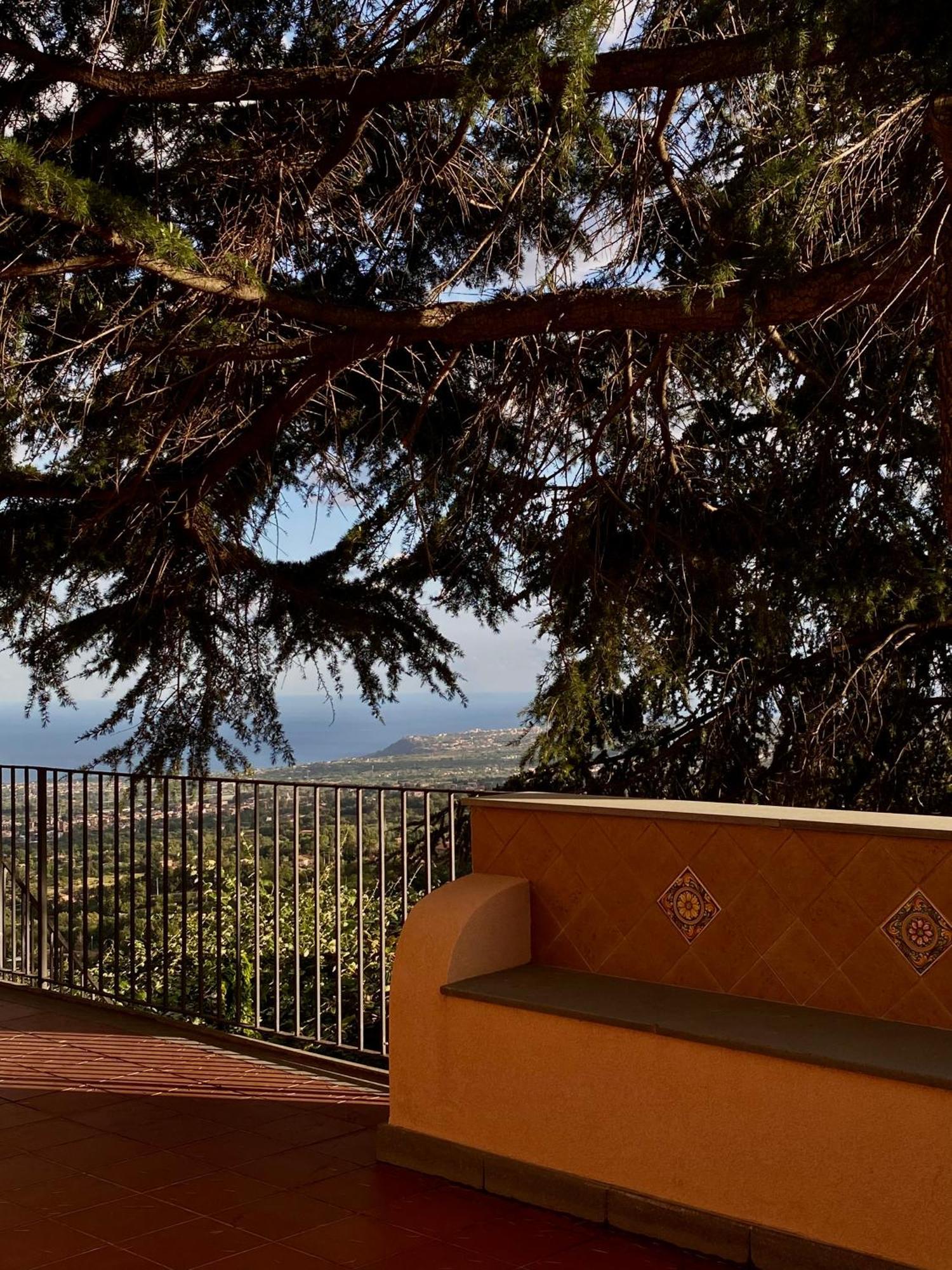Tenuta Kiwi Dell'Etna Milo Eksteriør billede